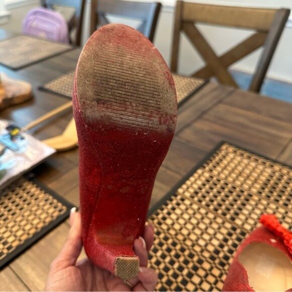 Alice in Wonderland Red Glitter Heels Women’s Size 6 High Heels with Bow Accent - Picture 7 of 8